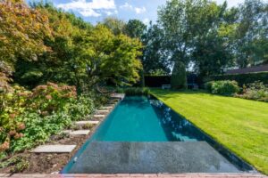 magazine chic gardens zwembaden exclusieve tuinen inspiratie zwemvijvers wellness idee tuinidee zwembadbouwers wedstrijd Belgische sector winnaars