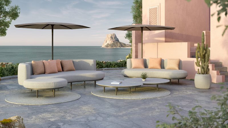 Nu ontdekken op de website van Chic Gardens - magazine voor outdoor living: 5 aaibare sofa's in zachte trendkleuren.