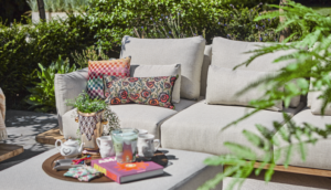 Chic Gardens magazine voor outdoor living en design: Ontdek onze favoriete tuinmeubelen van SUNS!