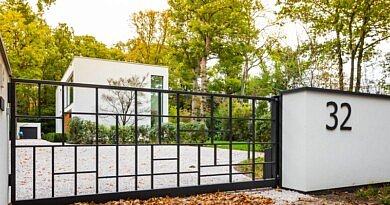 Chic Gardens: Een stijlvolle poort aan de oprijlaan van je huis en tuin. Die vind je bij DJS Hekwerken!