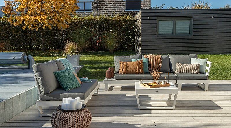 De terrasplanken van Cedral Terrace zijn duurzaam, onderhoudsvriendelijk, slijtvast, makkelijk te plaatsen en stijlvol. Voor elk terras ideaal!