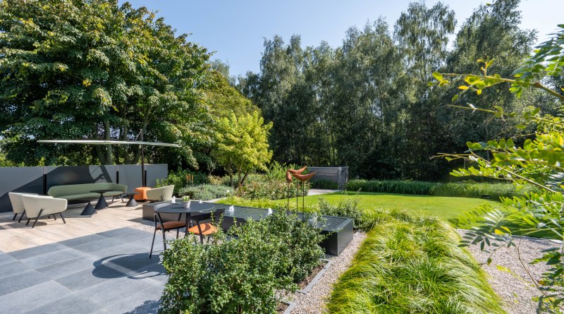 Luxueuze tuin in Tongeren aangelegd door Tuinen Paul Nijst.
