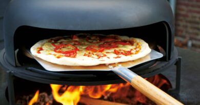 De OFYR Pizza Oven transformeert uw kooktoestel in een multifunctionele, houtgestookte oven.